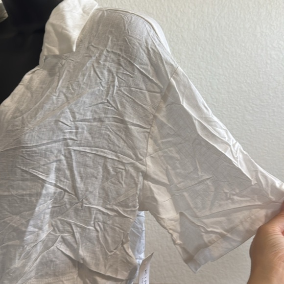 Kirious LA White Linen Blend Cropped Shirt with Gold Buttons - Size Large - Picture 2 of 8